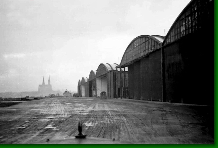 Aérodrome de Chartres - 1945 - Traces des bombardements
