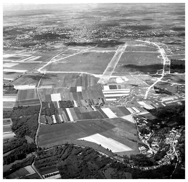 Aérodrome de Chartres - 1945 - Traces des bombardements
