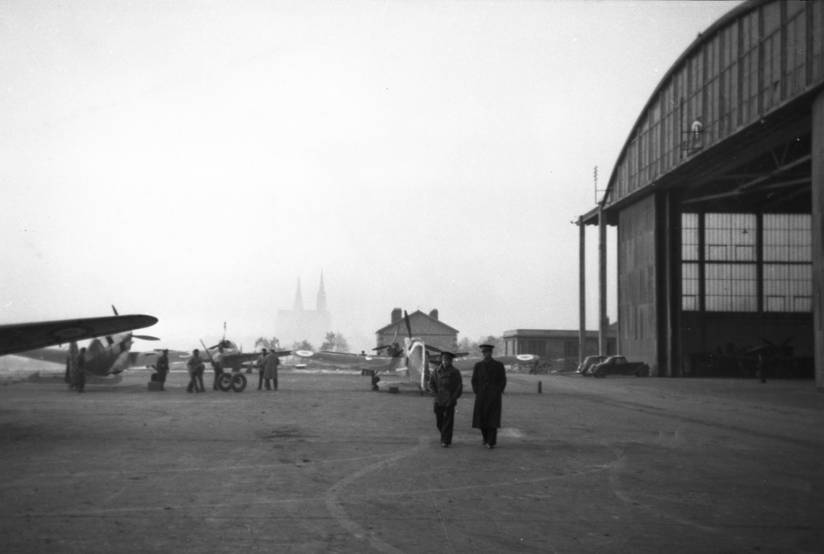 Aerodrome de Chartres - Emmanuel PORODO - MS 406