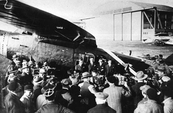 L'arrivée de l'Oiseau Canari au Bourget le 16 juin 1929