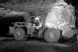 Mine de Mairy 053.jpg: Mine de Mairy - Caterpillar 980 - 1975