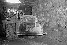 Mine de Mairy 062.jpg: Mine de Mairy - Caterpillar 980 -1975