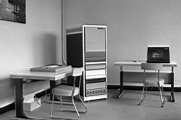 Mine de Mairy 1978b_11 1949.jpg: Mine de Mairy - Le premier ordinateur - Moins puissant qu'une calculatrice scientifique d'un élève de terminale en 2007 !