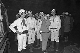 Mine de Mairy 1979_12_07 01.jpg: Mine de Mairy - Visite de M. Guillaume , Président de la FNSEA