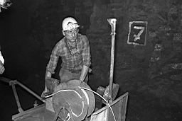 Mine de Mairy 1979_12_07 11.jpg: Mine de Mairy - Tir de torpillage au B2 - Mielckarek - Lorenc