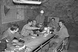 Mine de Mairy 1980_11_28 01.jpg: Mine de Mairy - Dernier tir de Hanf Harry - Kowalewski, Merjai, Hanf, Gnemmi, Brychy, Armellin Ghislain