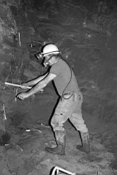 Mine de Mairy 1980_11_28 06.jpg: Mine de Mairy - Dernier tir de Hanf Harry 
