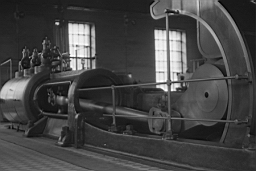 1966_09b 07.jpg: (59) Pecquencourt - Houillères - Fosse Lemay - La machine à vapeur d'extraction