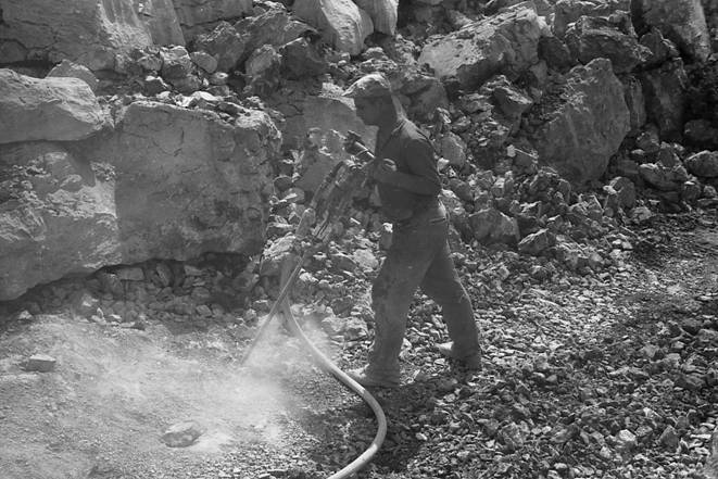 Foration de trous de mines - Marteau MONTABERT - 1967